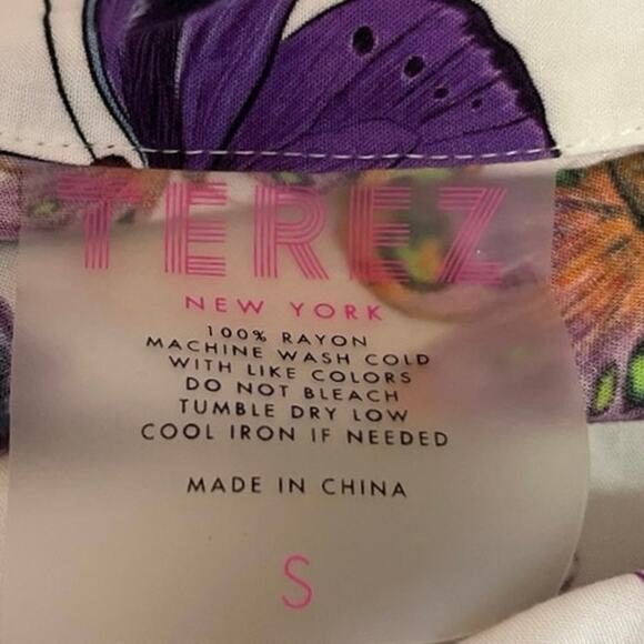 Terez Multicolor Butterfly Print Button Down Long Sleeve Pocket Shirt Top Sz S - Picture 3 of 3